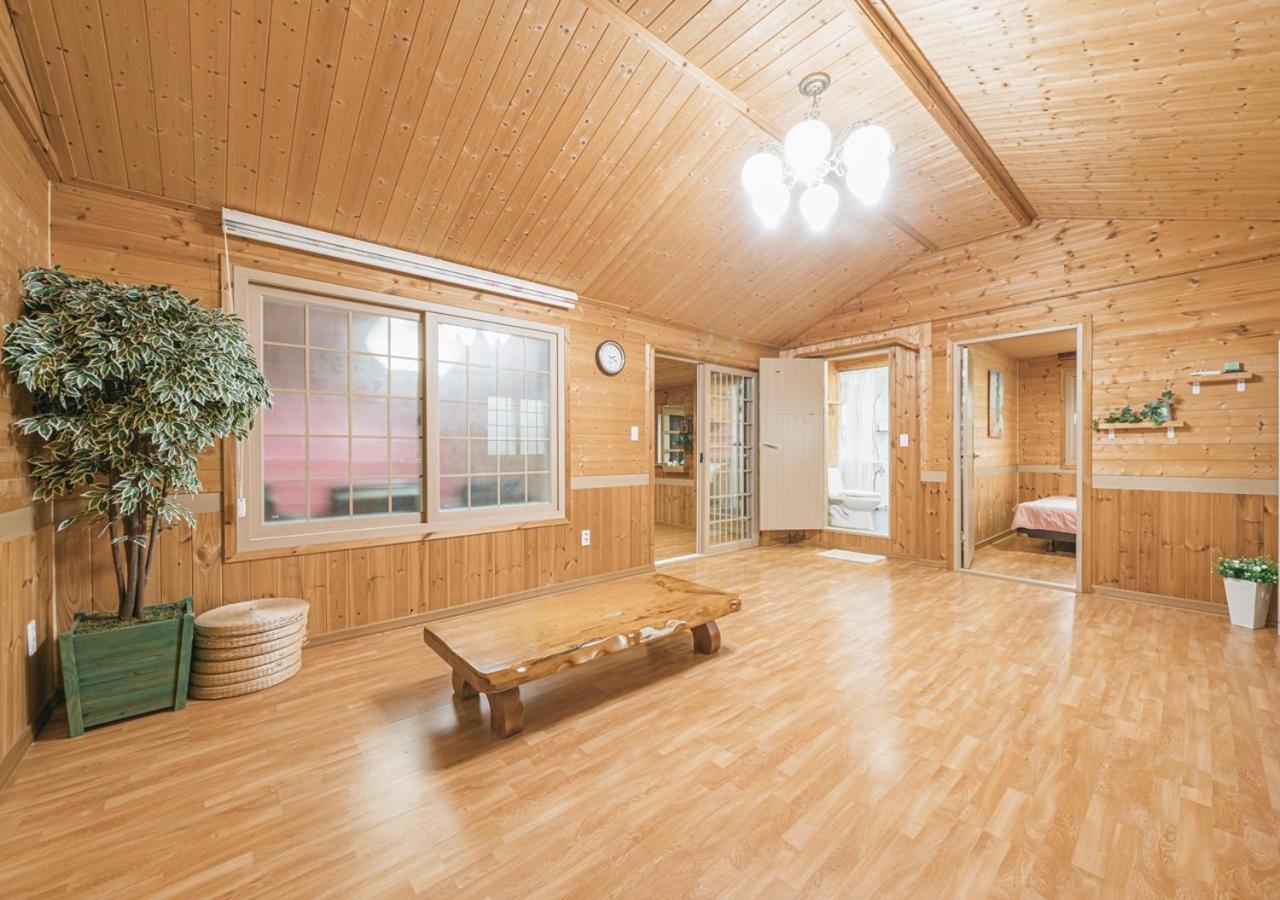 Jeju Haepoomdal Pension Exterior foto